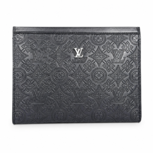 Louis Vuitton (𝙘𝙡𝙪𝙩𝙘𝙝)