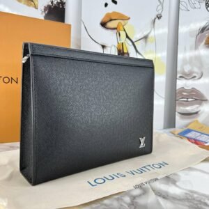 louis vuitton (𝙘𝙡𝙪𝙩𝙘𝙝)