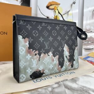 louis vuitton (𝙘𝙡𝙪𝙩𝙘𝙝)