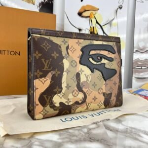 louis vuitton (𝙘𝙡𝙪𝙩𝙘𝙝)