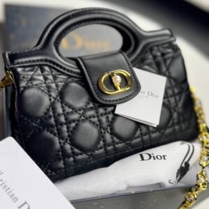 CHRISTIAN DIOR